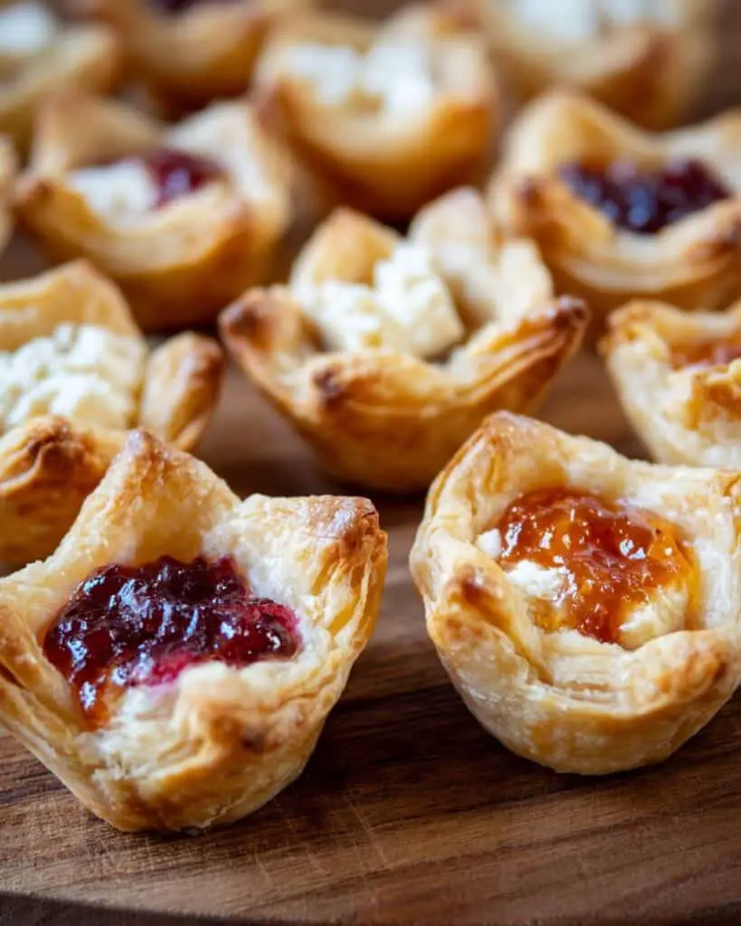 Puff Pastry Appetizers with Goat Cheese and Jam Recipe