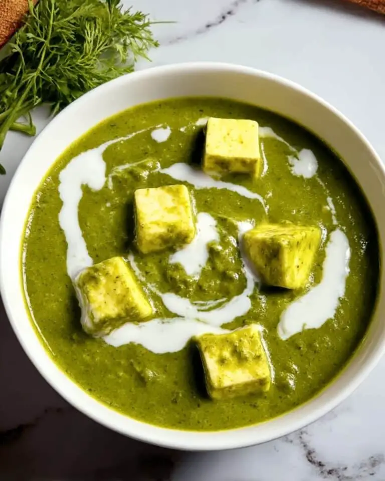 Creamy Spinach and Paneer Curry (Palak Paneer) Recipe