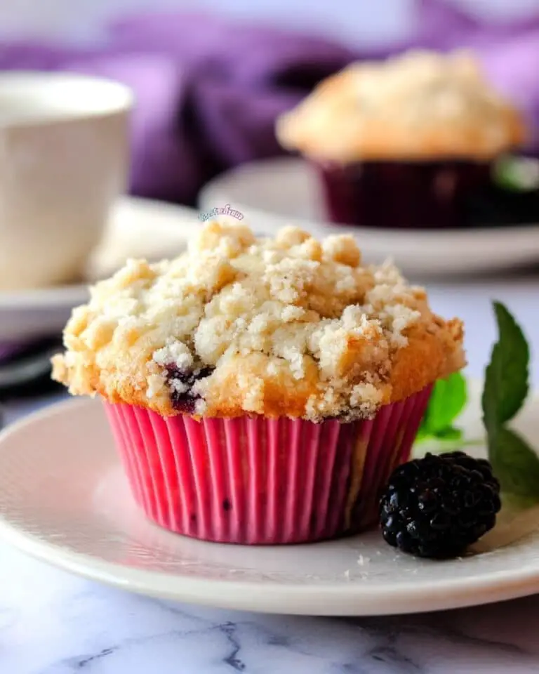 Blackberry Muffins with Crumble Topping Recipe