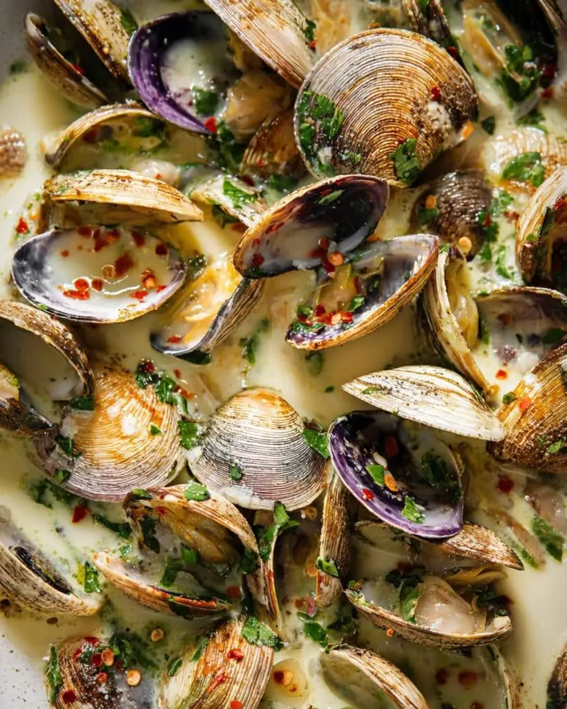 Garlic Butter Clams with White Wine Cream Sauce Recipe